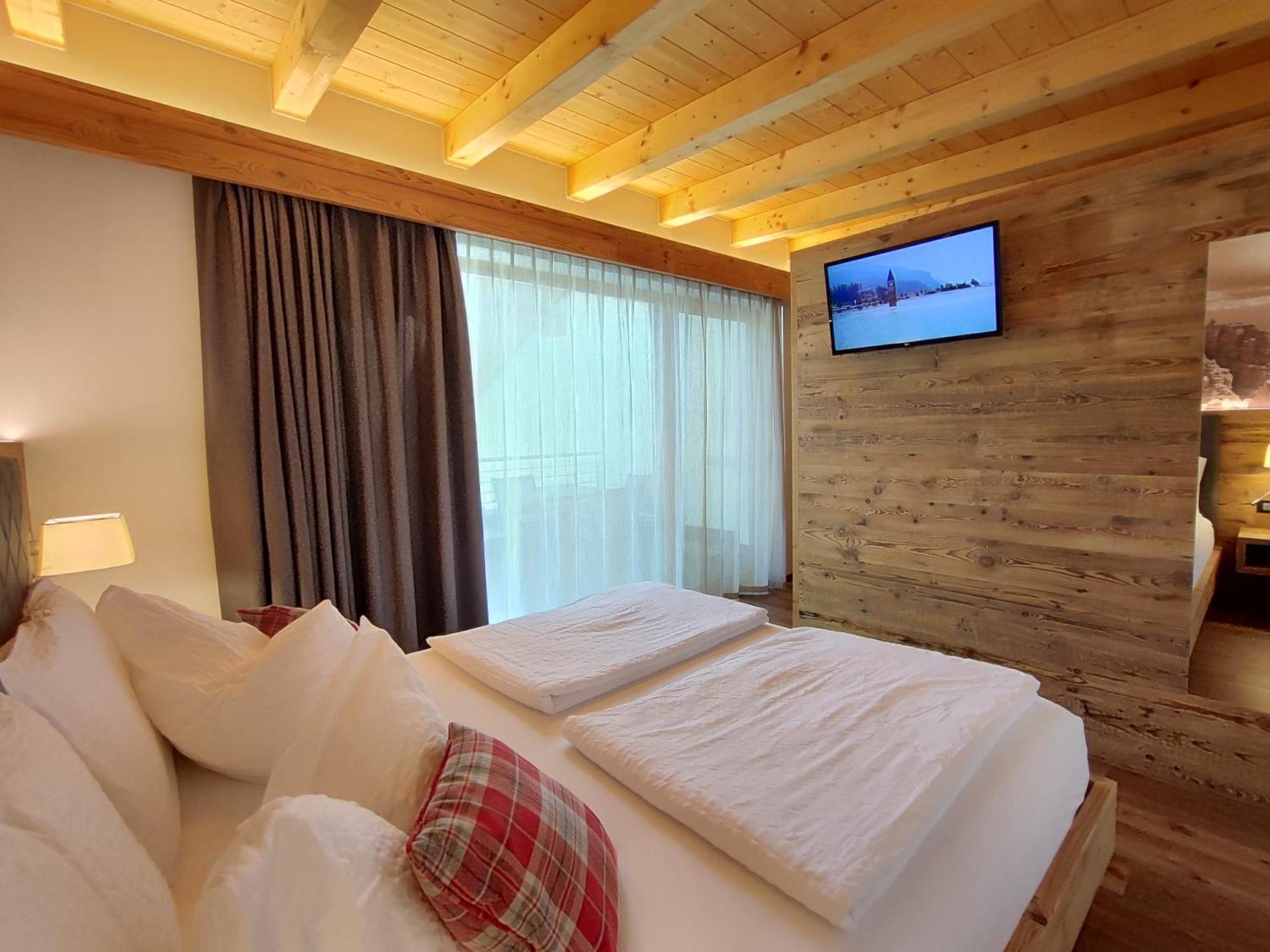 Dolomites B&B - Suites, Apartments And Spa Tesero Εξωτερικό φωτογραφία